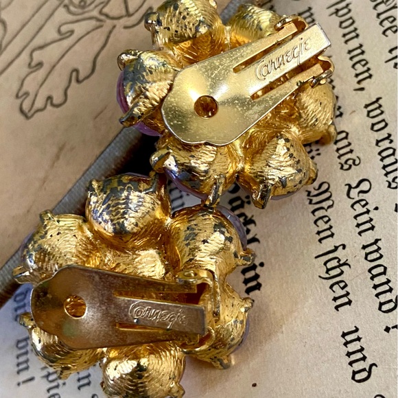 SOLD-Vintage Hattie Carnegie two tone pink Givré glass clip on earrings - Picture 14 of 14